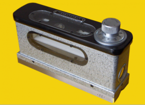 合像水平仪的工作原理【详解】