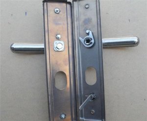 复位弹簧怎么安装