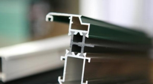 解决铝型材挤压模具造成的毛刺和震痕