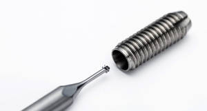 螺纹工件的车削加工刀具及其刃磨