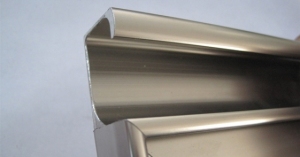 铝型材挤压工艺造成毛刺震痕解决方法