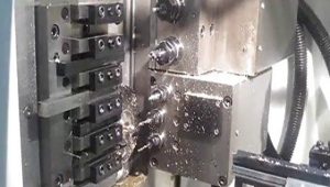 车床上校直细长杆的方法