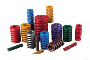 模具弹簧断裂的原因分析【详解】