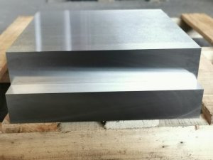 如何解决塑胶模具钢材表面抛光性差【技巧】