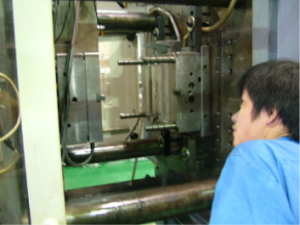 塑料模具上下模操作要点